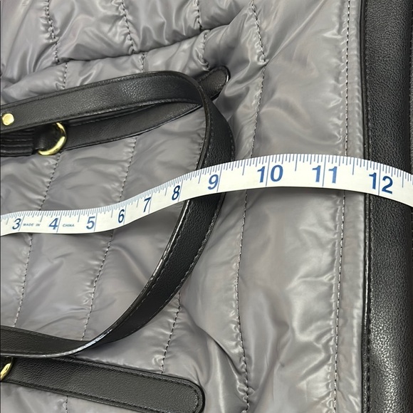 Tutilo Stylish Navy Quilted Tote Bag - Picture 7 of 8